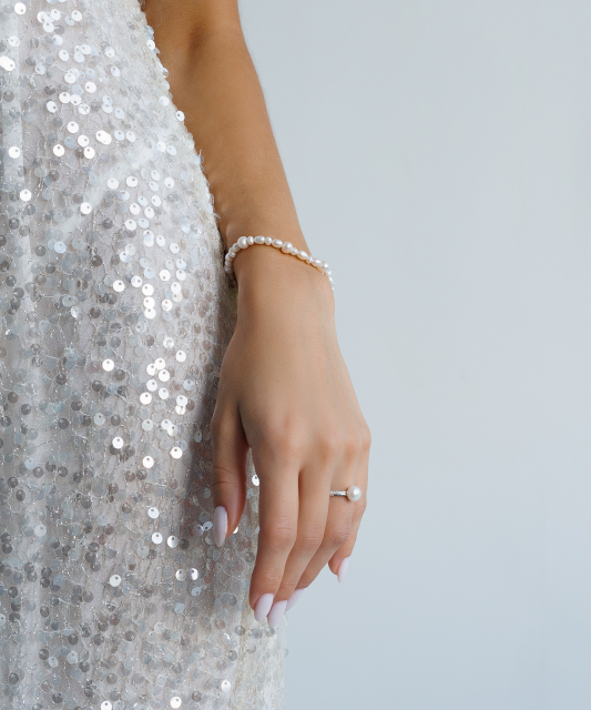 Pearl bracelet with silver