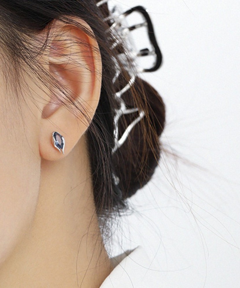 Серьги из серебра с цирконами Серьги из серебра с цирконами