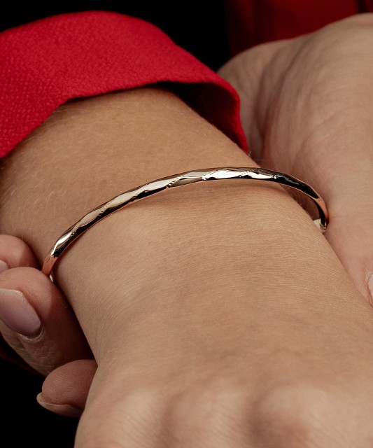 Gold hard bracelet