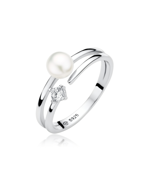 Sterling silver ring with pearl