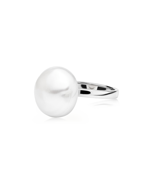 Sterling silver ring with pearl