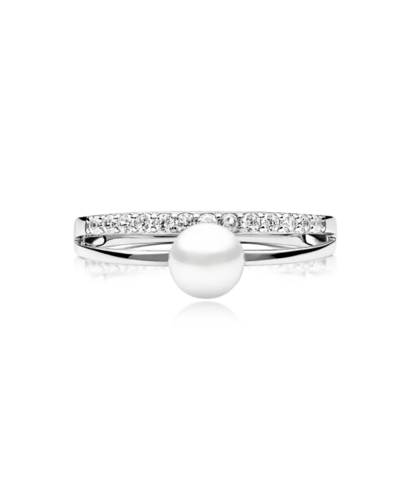Sterling silver ring with pearls and zircons