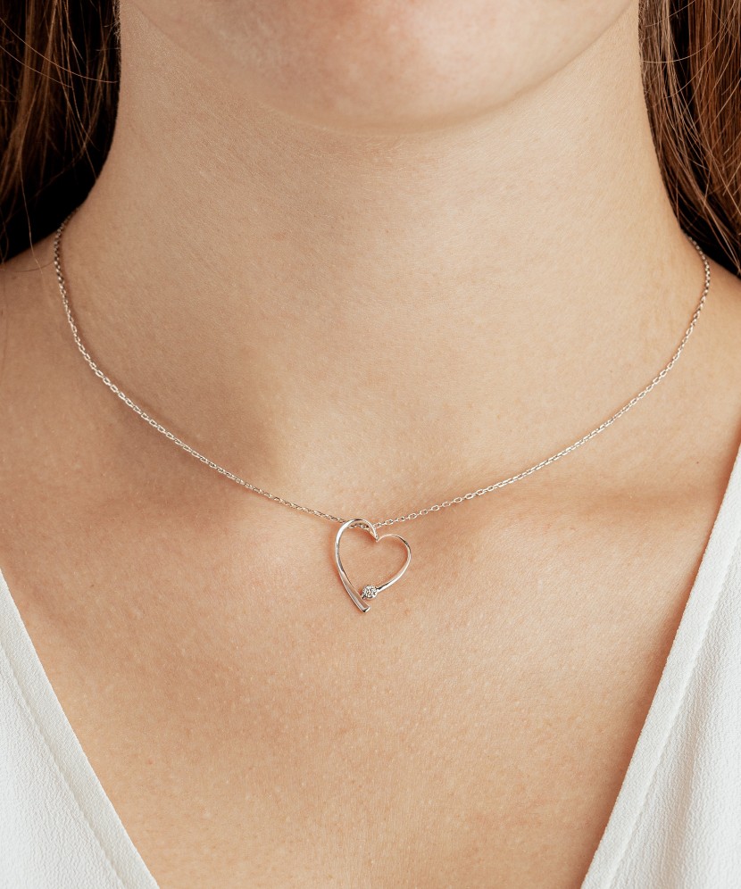White gold pendant with diamonds "Heart"