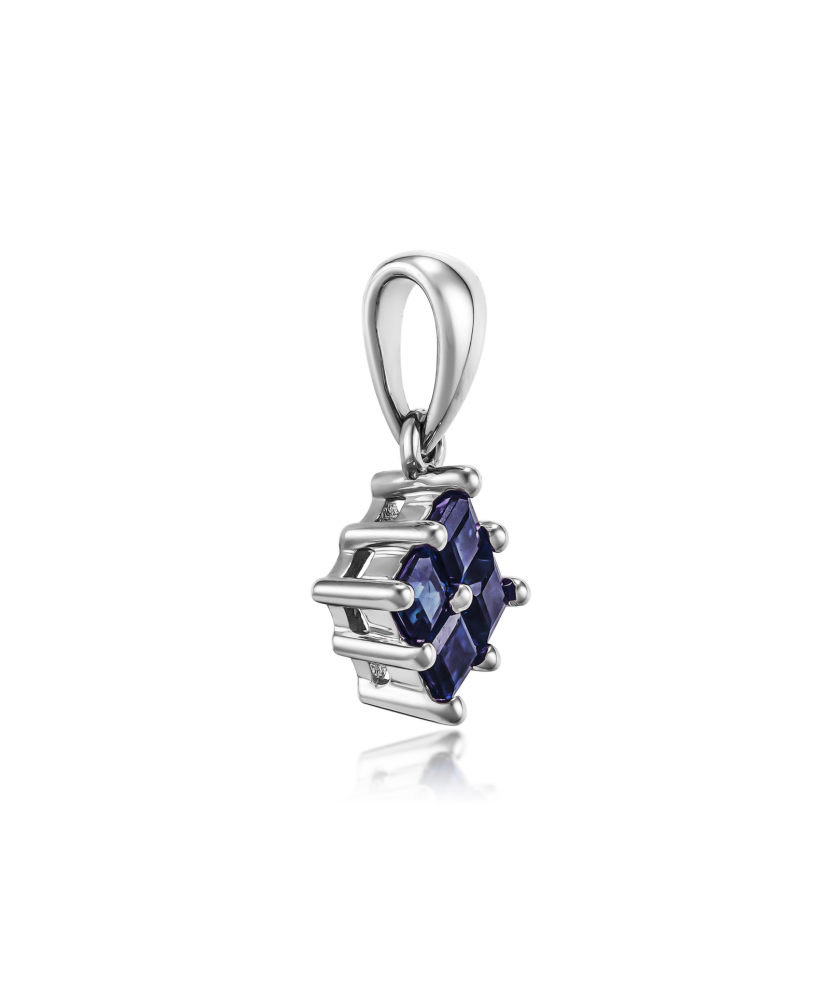 White gold pendant with sapphires
