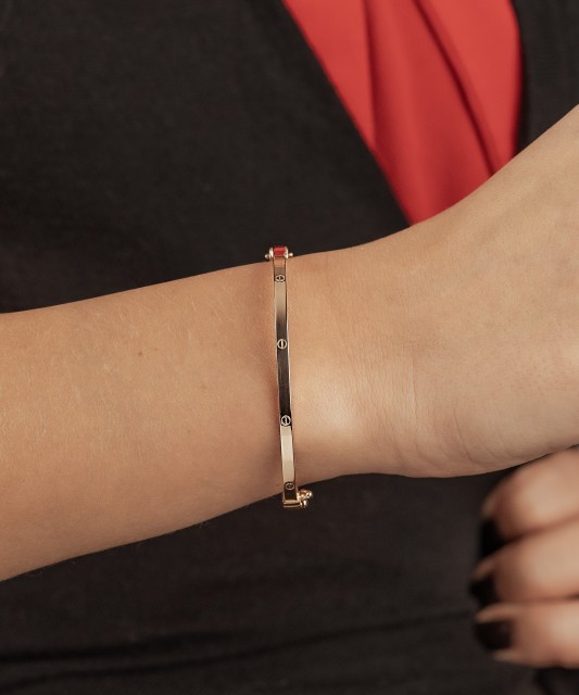Gold bracelet
