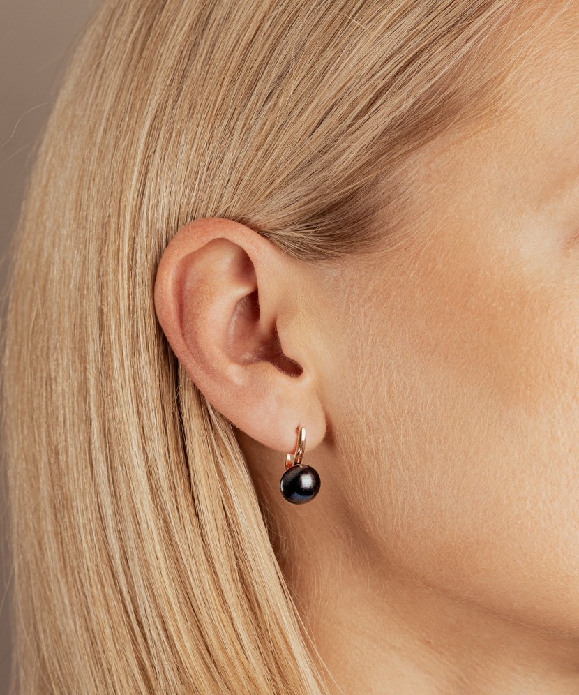 Gold earrings with pearls Gold earrings with pearls