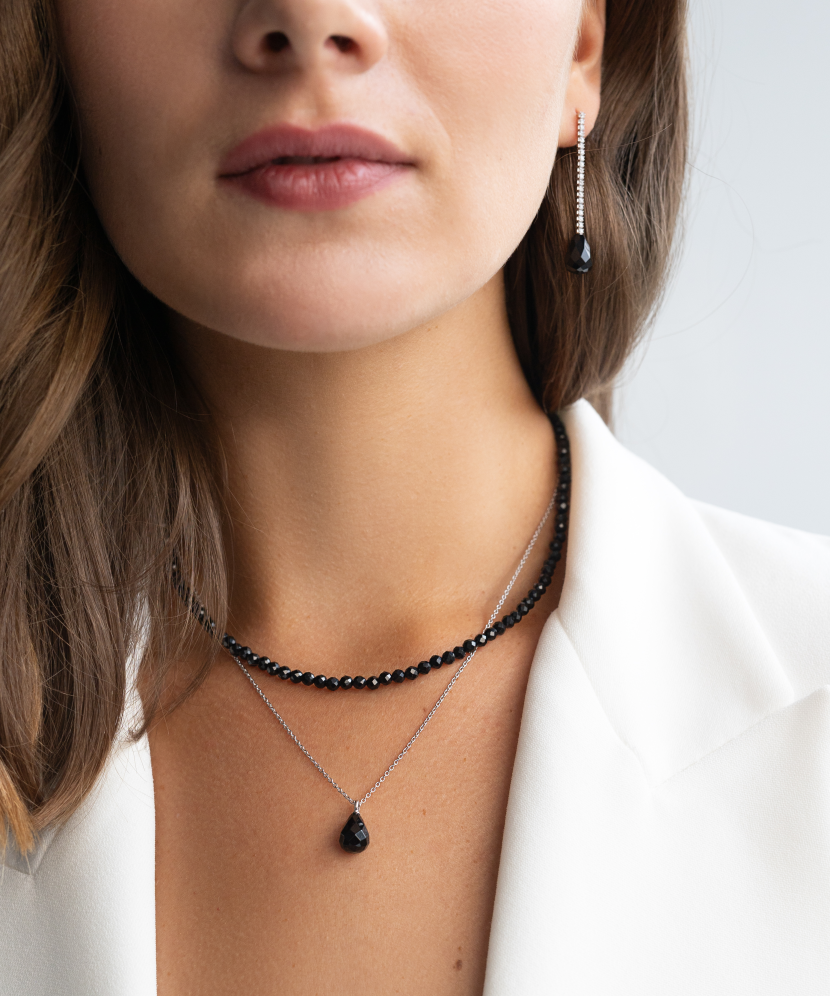 Серебряная цепочка со шпинелями и ониксом