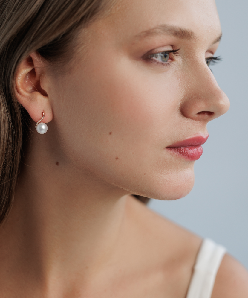 Gold earrings with pearls Gold earrings with pearls