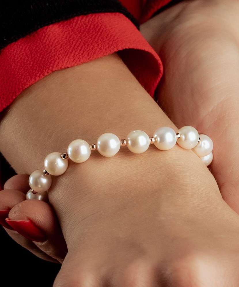 Pearl bracele with gold