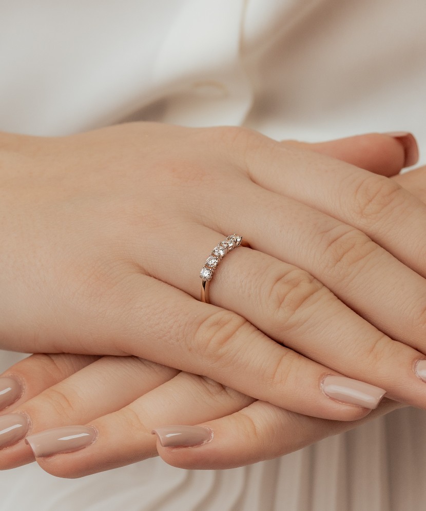 Золотое кольцо с цирконами