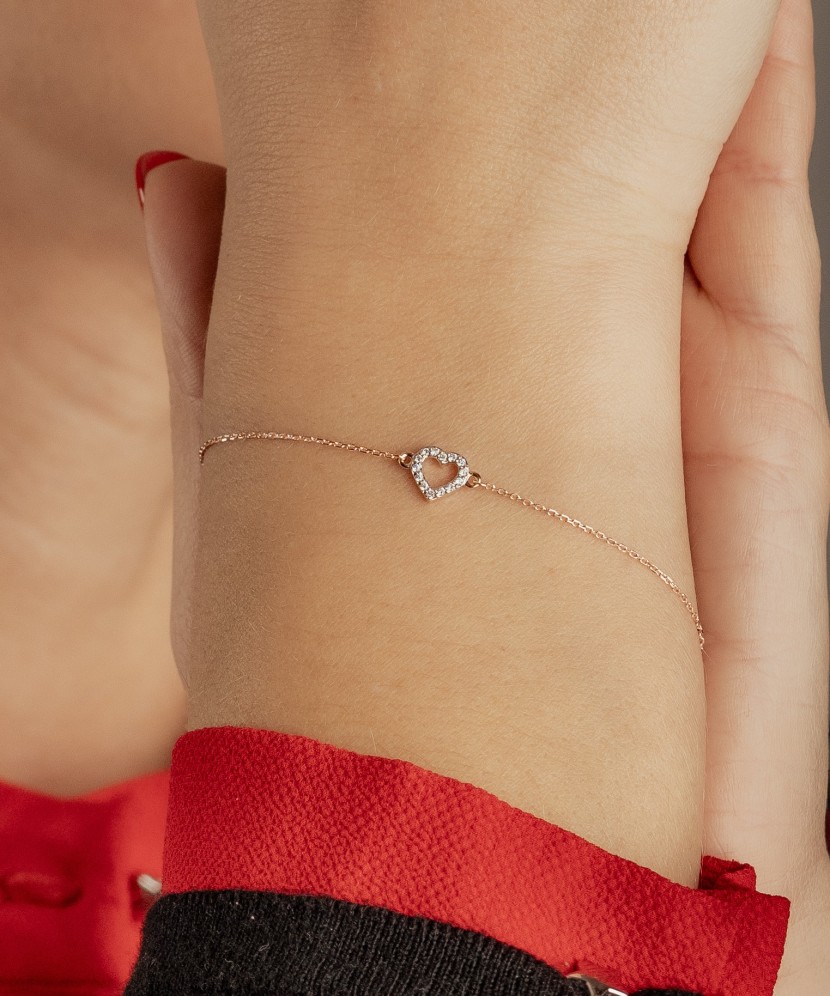 Золотой браслет с бриллиантами "сердце" Золотой браслет с бриллиантами "сердце"