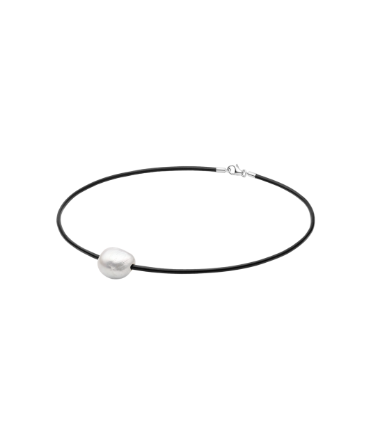 Leather chain with pearl