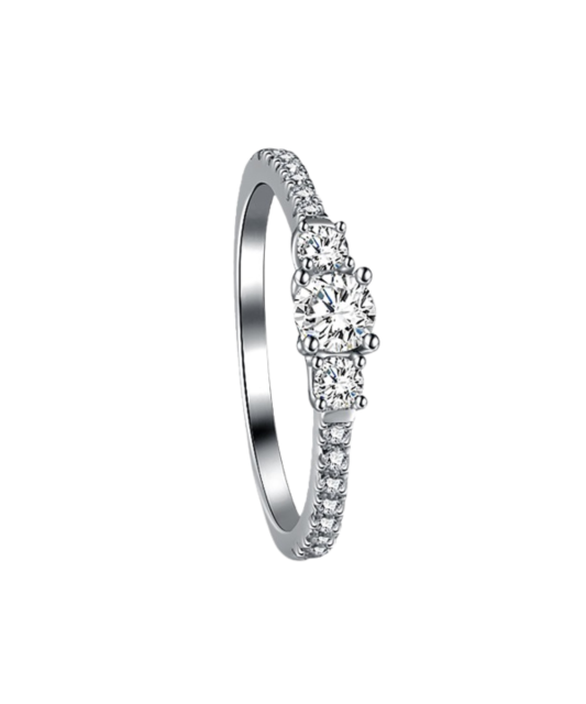 Sterling silver ring with zircons