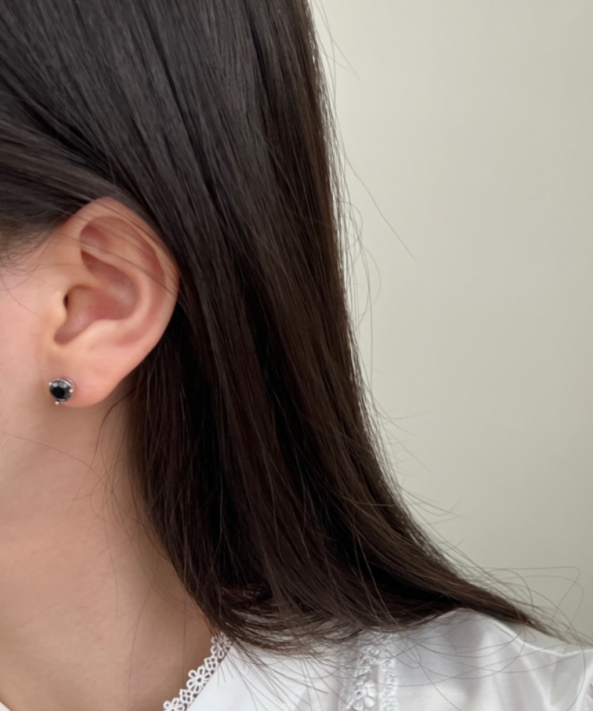 Sterling silver earrings with zircons 6mm