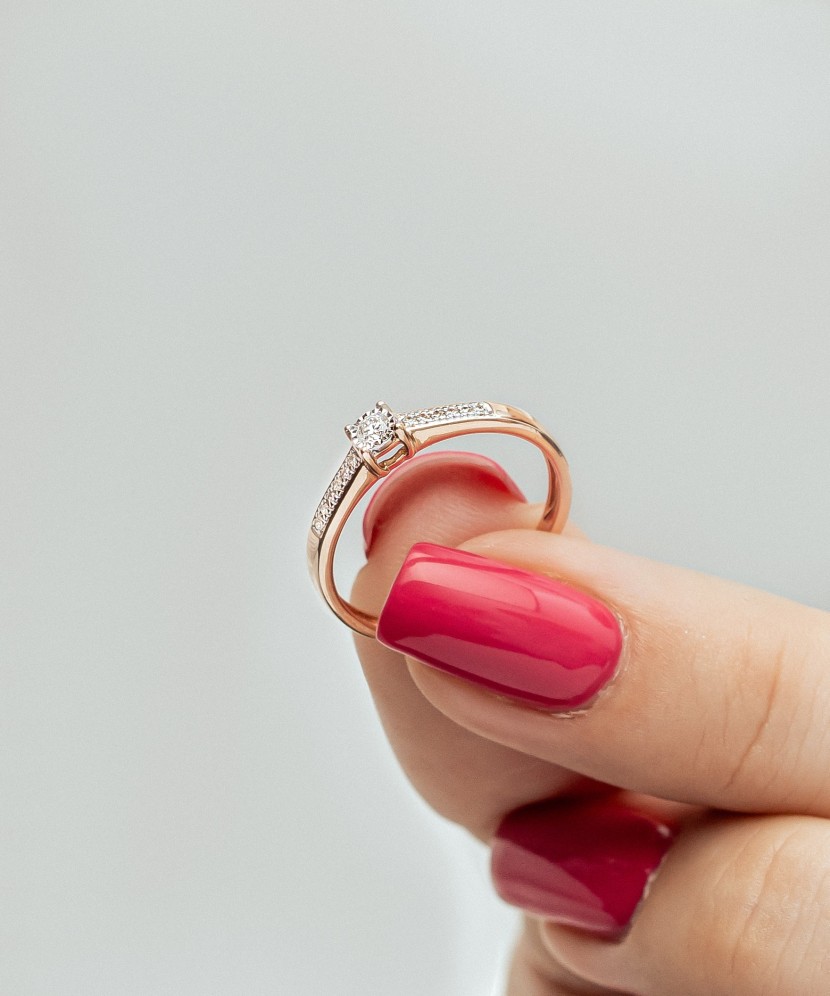 Золотое кольцо с алмазами Золотое кольцо с алмазами