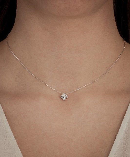 White Gold chain with diamond pendant