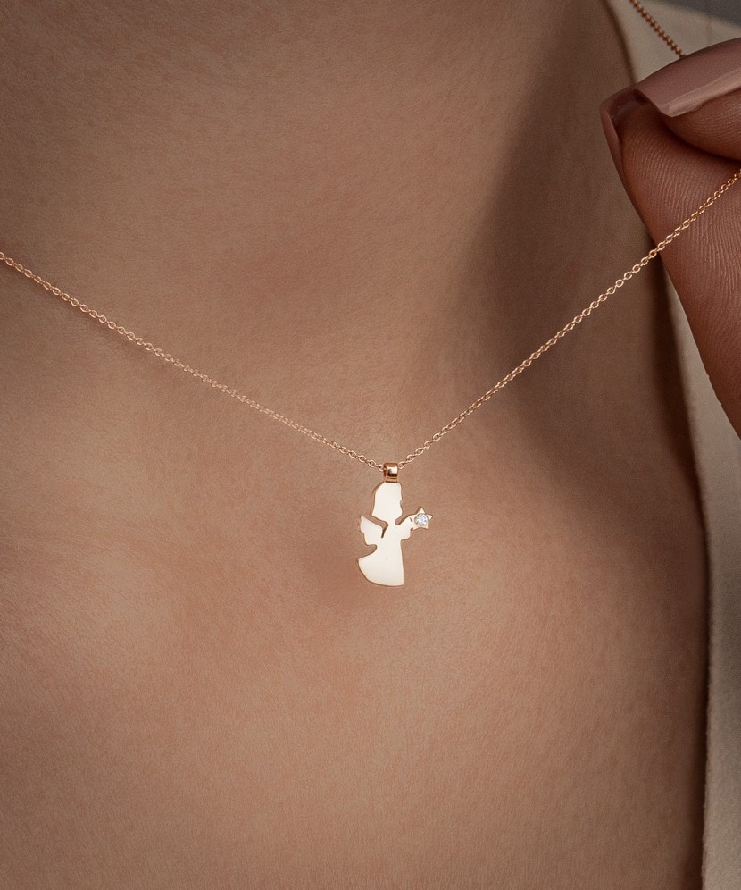 Золотая цепочка с бриллиантовым подвеской