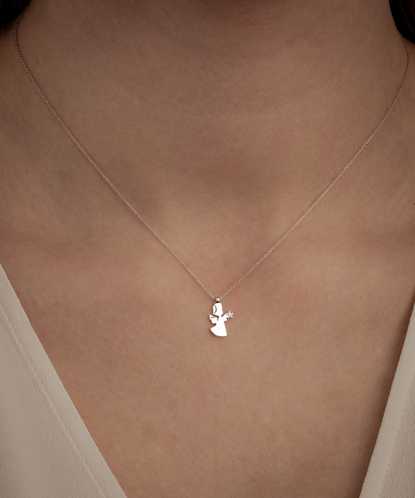 White Gold chain with diamond pendant