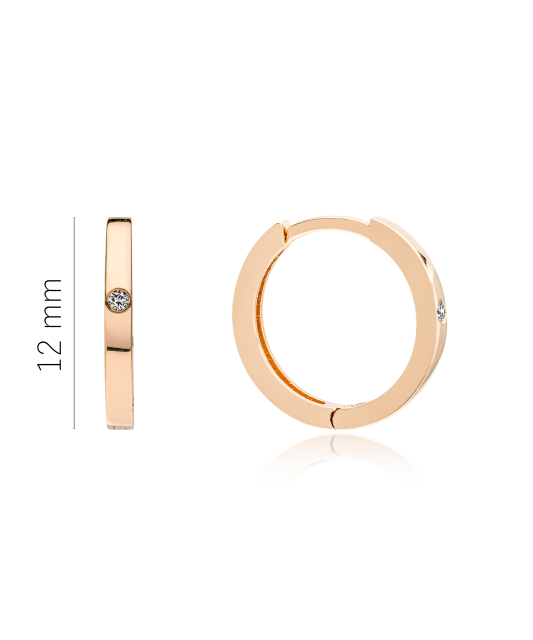 Gold earrings with diamonds