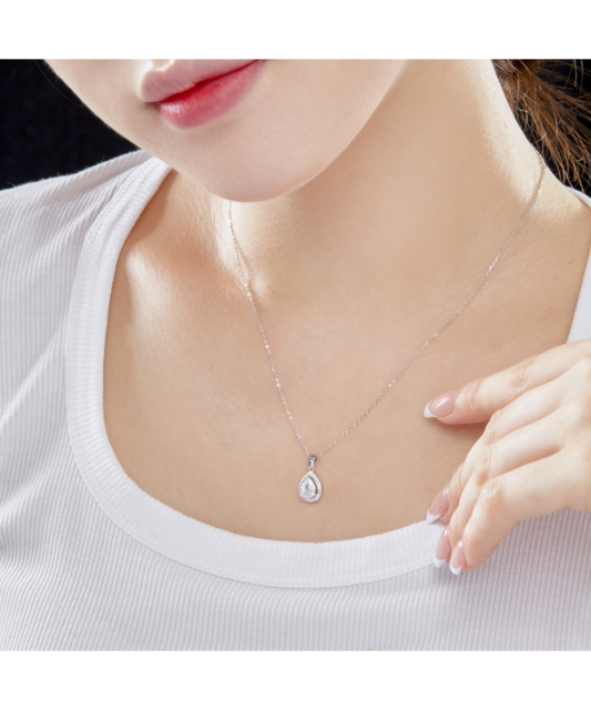 Серебряная цепочка с подвеской из циркона