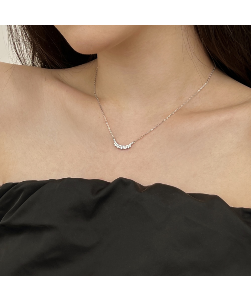 Sterling silver chain with zirconium pendant