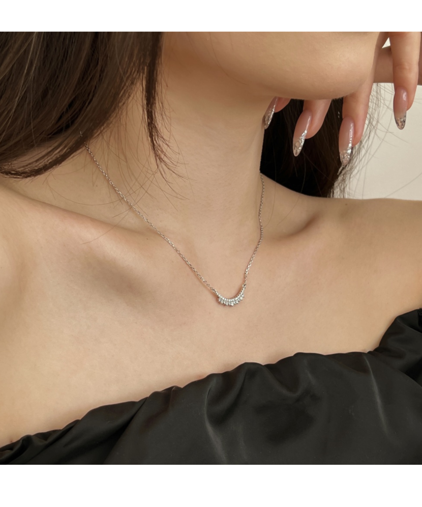 Серебряная цепочка с подвеской из циркона