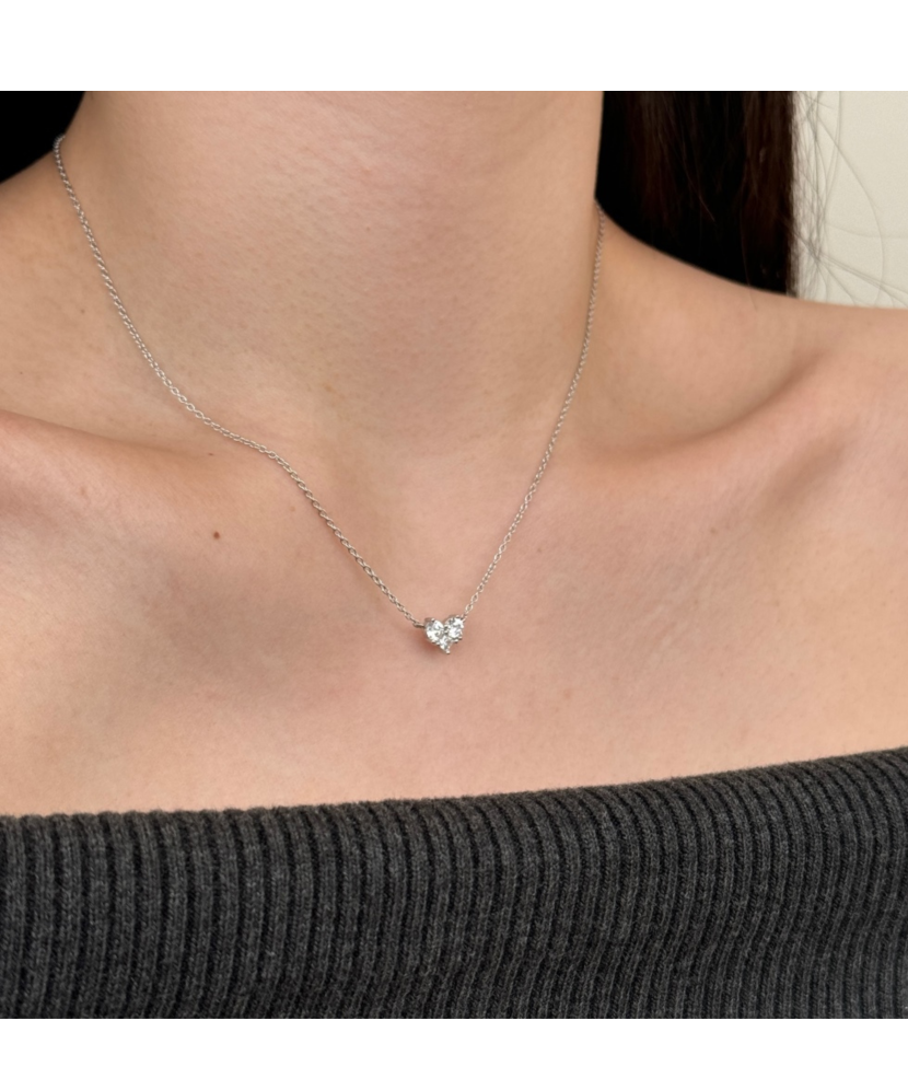 Sterling silver chain with zirconium pendant