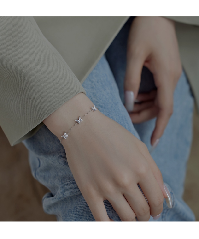 Серебряный браслет с цирконами