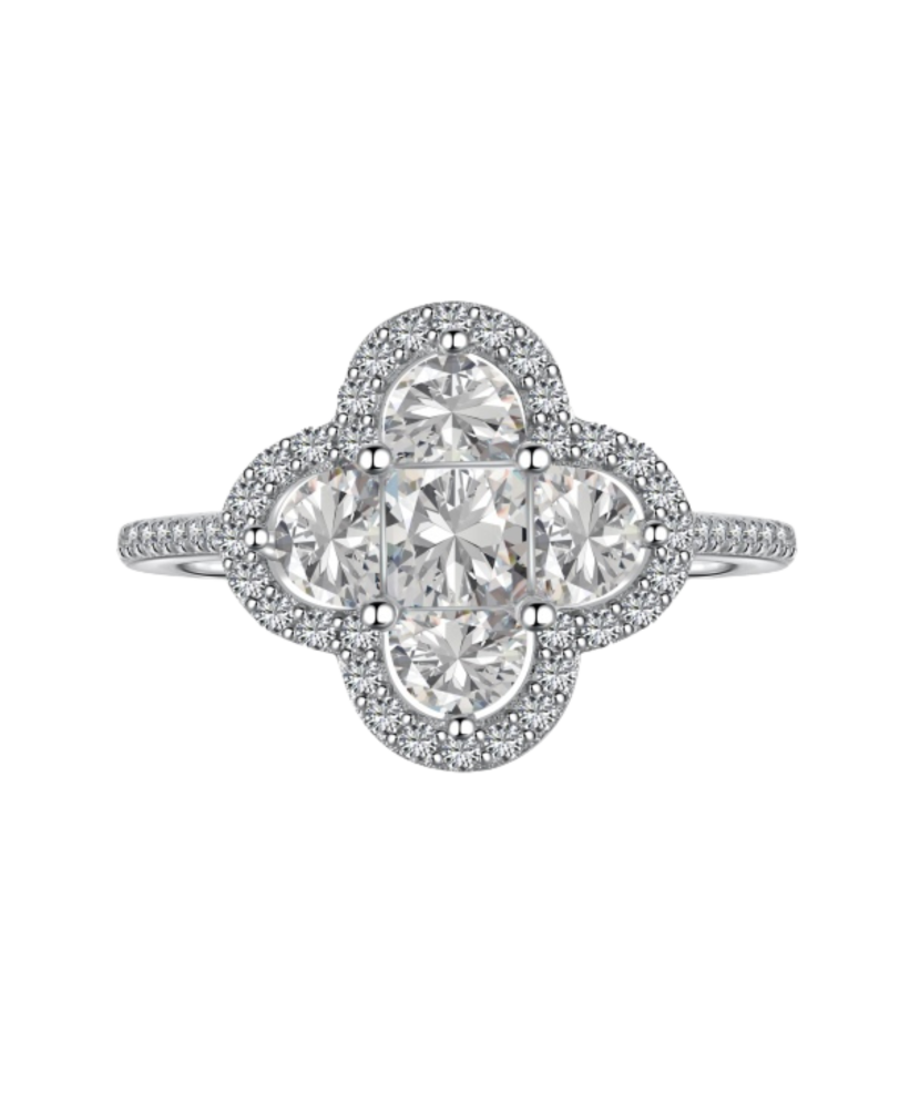 Sterling silver ring with zircons