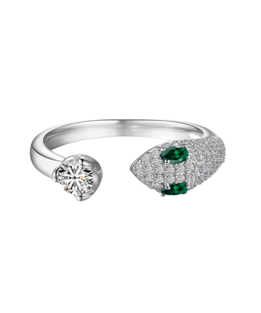 Sterling silver ring with zircons