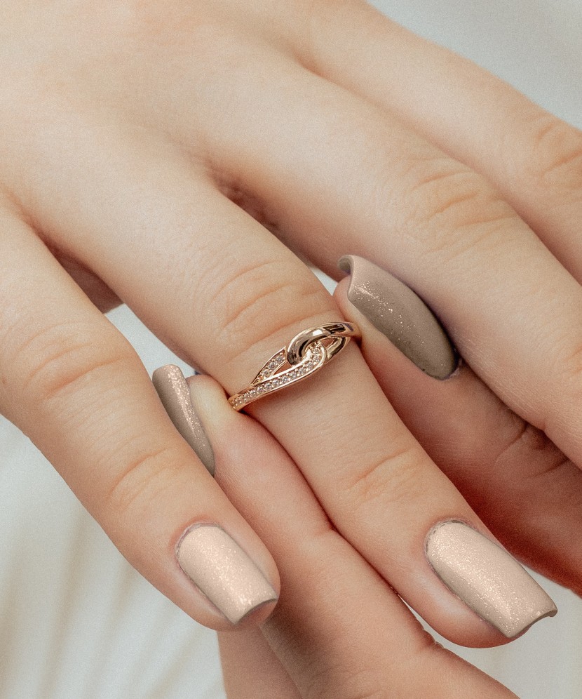 Золотое кольцо с цирконами