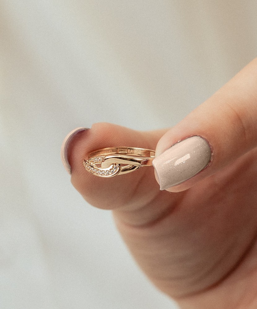 Золотое кольцо с цирконами