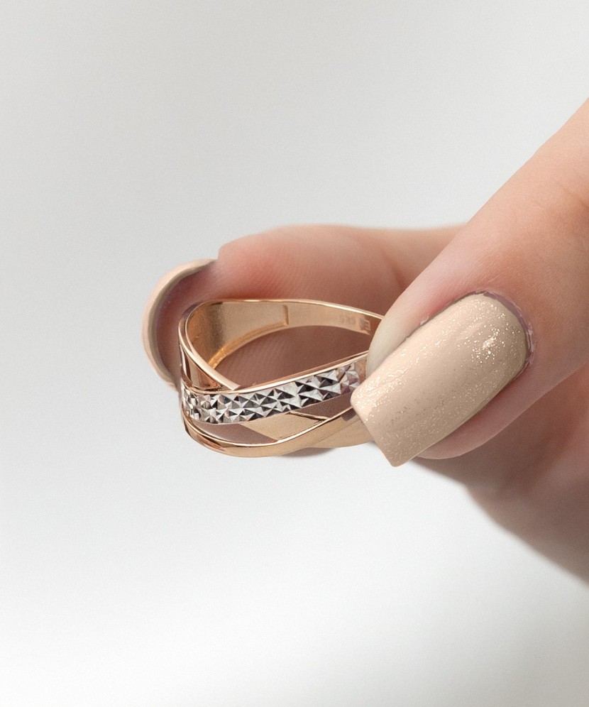 Gold ring