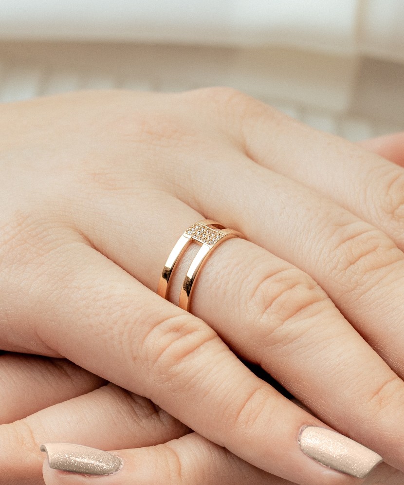 Золотое кольцо с цирконами