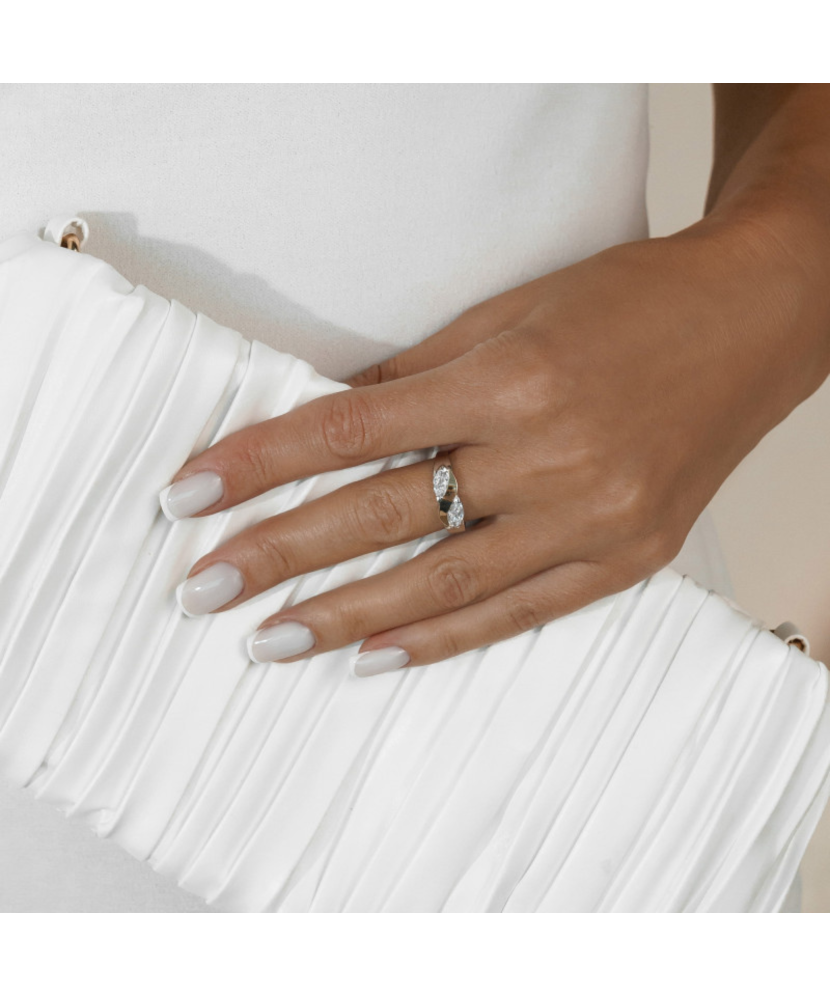 Sterling silver ring gold plated with zircons