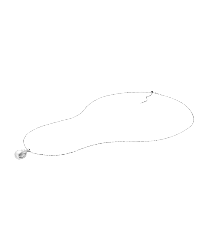 Hopeinen ketju Kasumi-helmillä