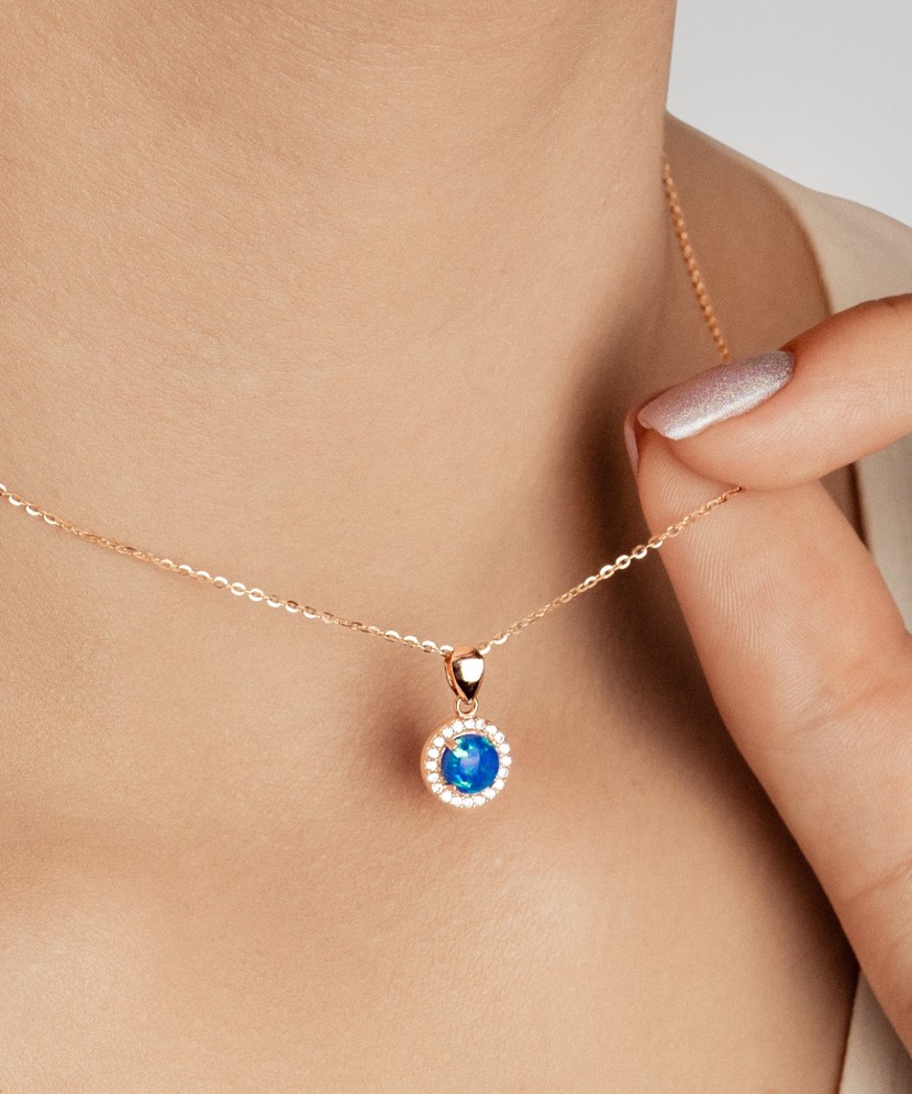 Золотая подвеска с опалом и цирконами