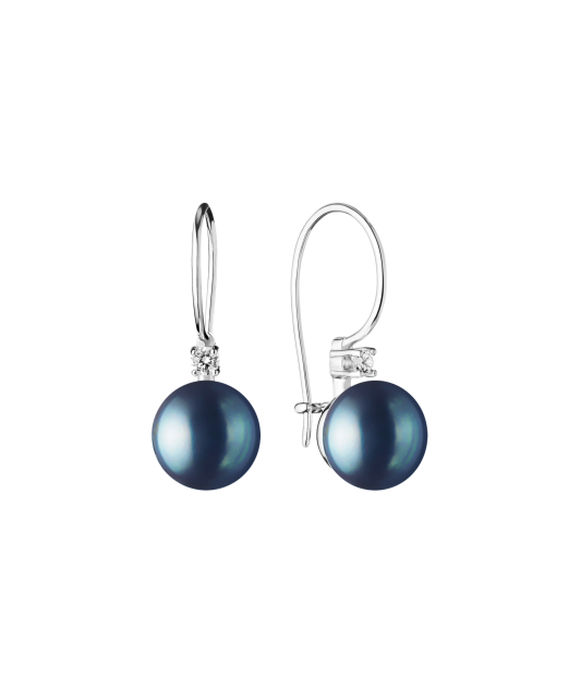 Sterling silver earrings with natural pearl