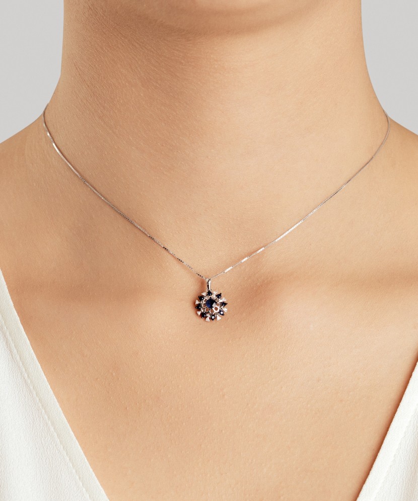 Подвеска из белого золота с бриллиантами и сапфирами