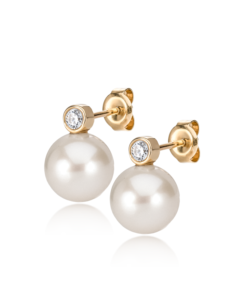 Yellow gold earrings with diamonds and pearls