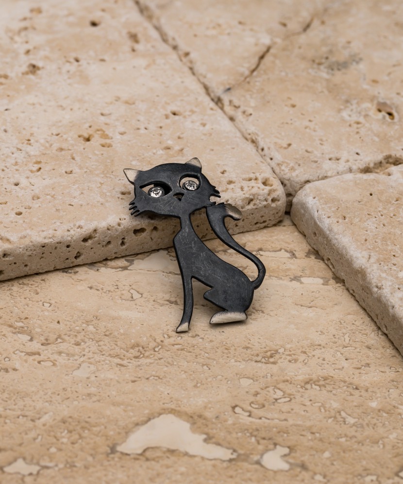 Sterling Silver brooch with crystals "Cat"