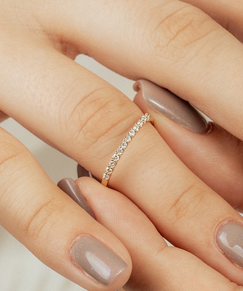 Кольцо из желтого золота с бриллиантами Кольцо из желтого золота с бриллиантами