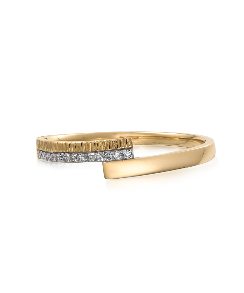 Yellow Gold ring with diamonds