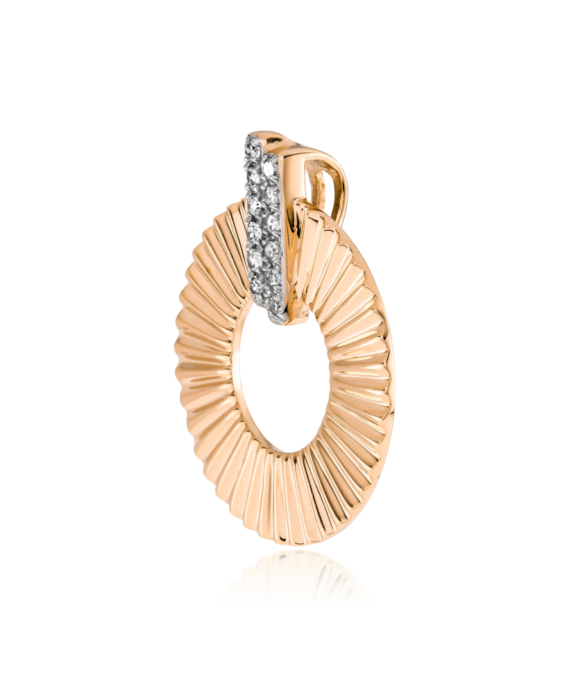 Gold pendant with diamonds Gold pendant with diamonds