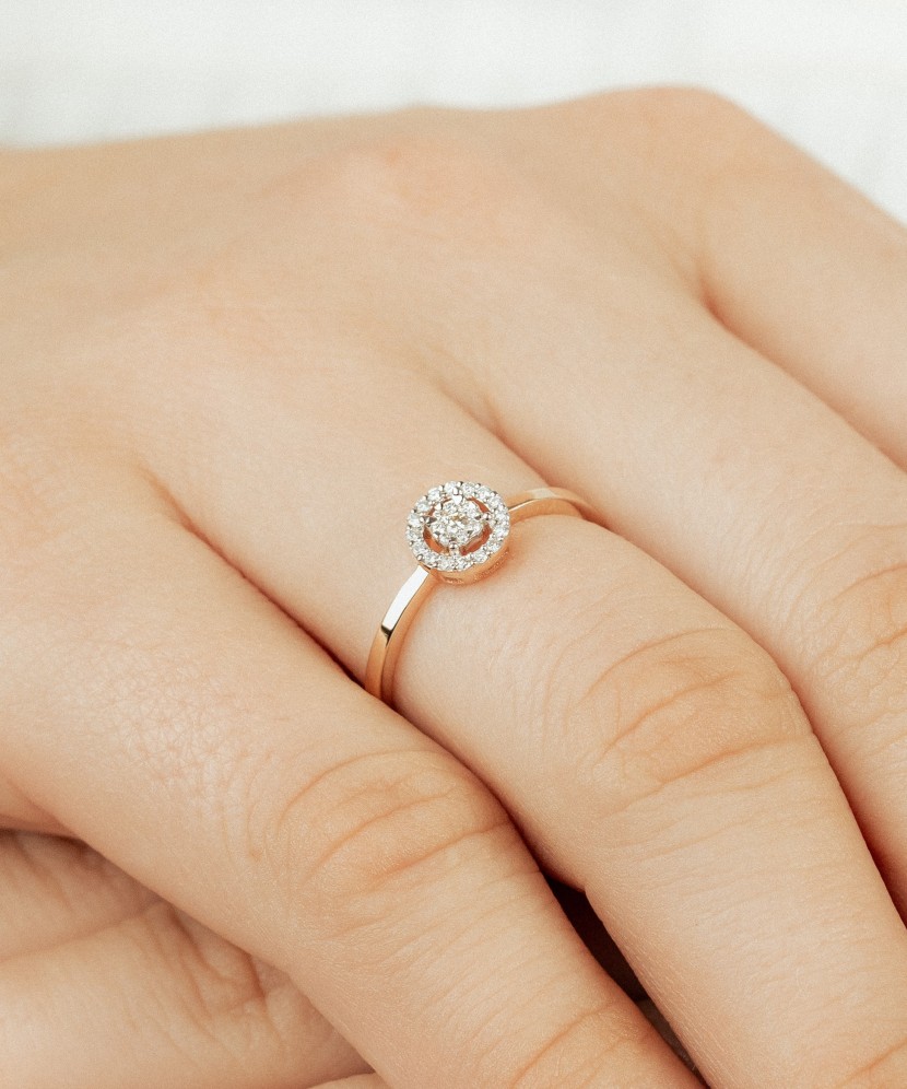 Золотое кольцо с алмазами Золотое кольцо с алмазами