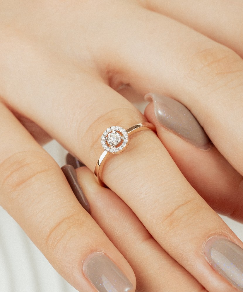 Золотое кольцо с алмазами Золотое кольцо с алмазами