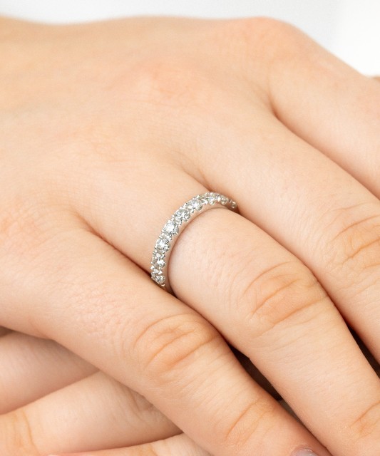 White gold ring with diamonds (0.78ct)