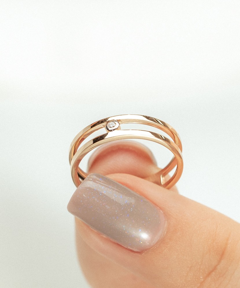 Золотое кольцо с бриллиантами Золотое кольцо с бриллиантами