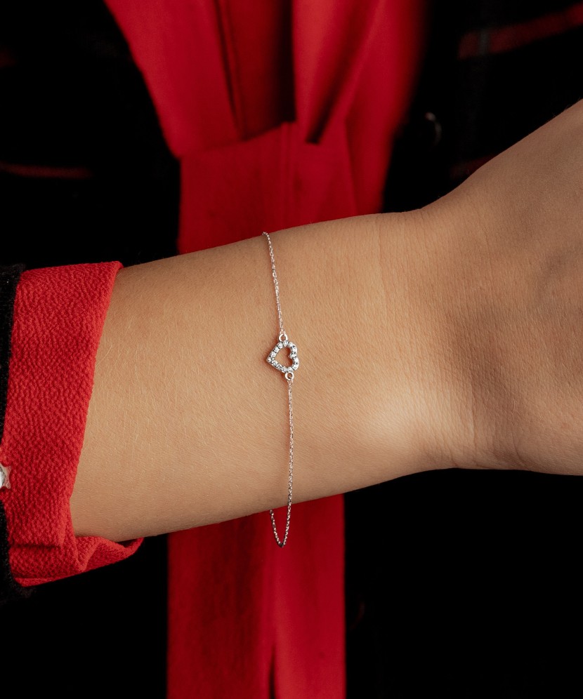 White gold bracelet with diamonds 