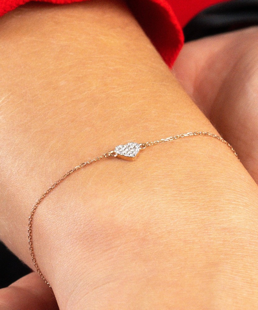 Золотой браслет с бриллиантами "сердце" Золотой браслет с бриллиантами "сердце"